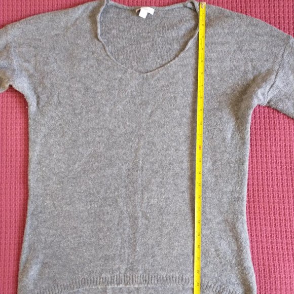 Gap Gray V-Neck Women's Long-Sleeve Sweater - Picture 5 of 13